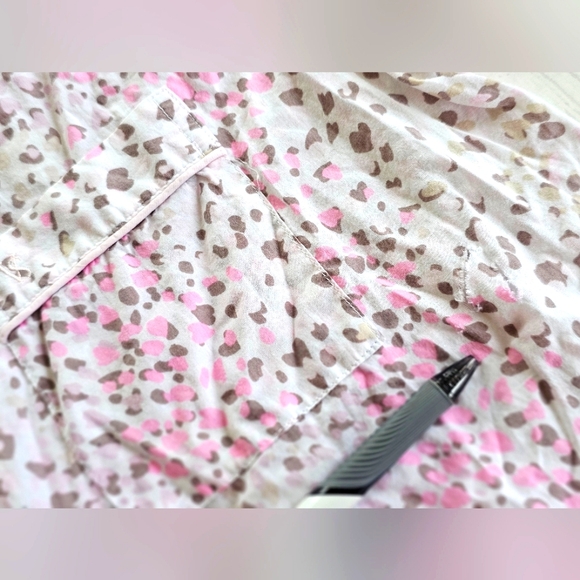 Victoria's Secret Pajama Button Up Top Leopard Cheetah Print Ivory Pink & Beige - Picture 11 of 11